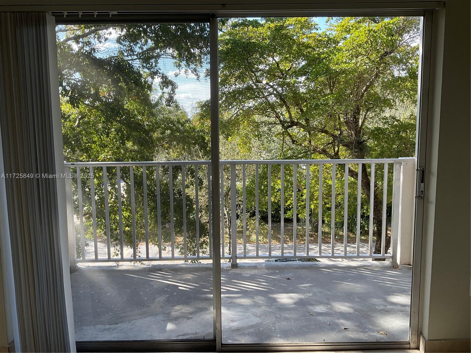 BISCAYNE POINT CONDO - Residential