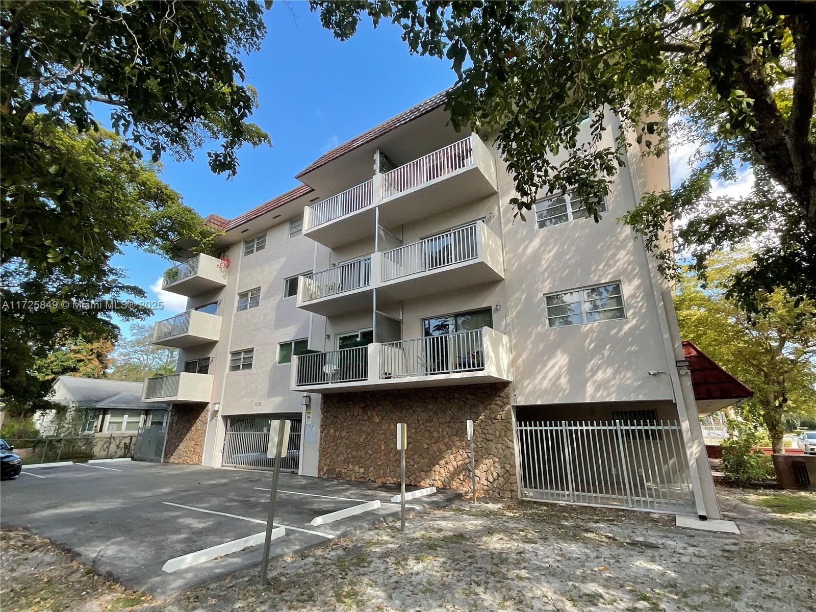 Boutique condo in the picturesque village of Biscayne Park. This cozy 1 + den, 1 bathroom is a hidden gem! Filled with natural light, it features a convenient in unit washer and dryer. Nestled in a quiet, family friendly neighborhood surrounded by trees and a peaceful bird sanctuary, it’s just minutes from the beach, Bal Harbour, and shopping. Perfect for bike rides and outdoor enthusiast!
Viewings by appointment only.