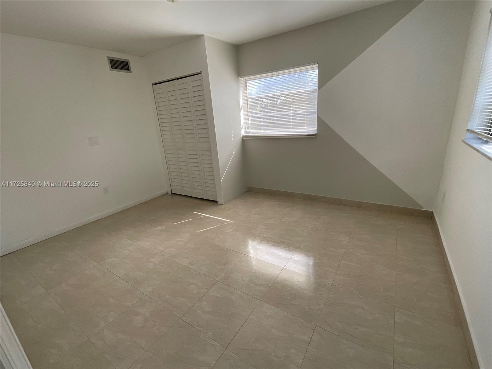 BISCAYNE POINT CONDO - Residential