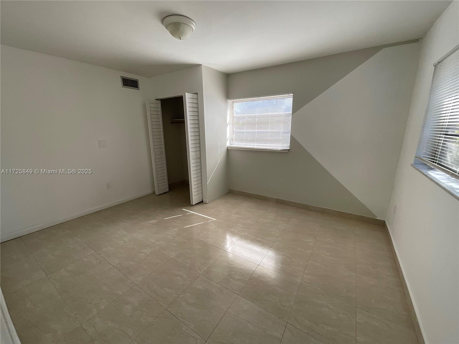 BISCAYNE POINT CONDO - Residential