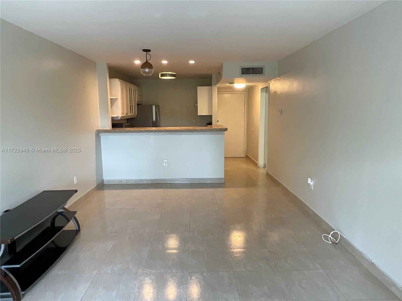 BISCAYNE POINT CONDO - Residential