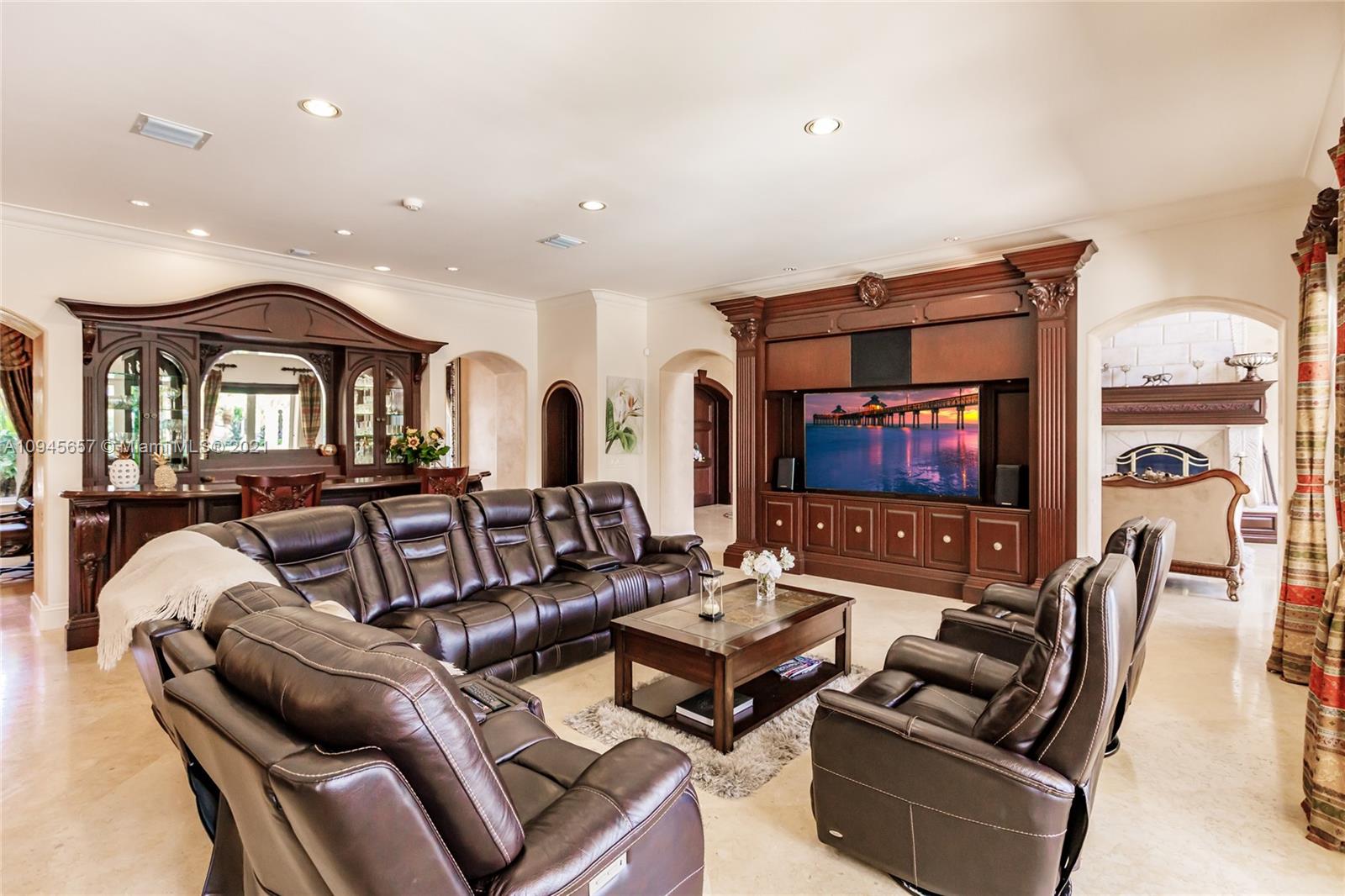 CORAL ISLES - Residential