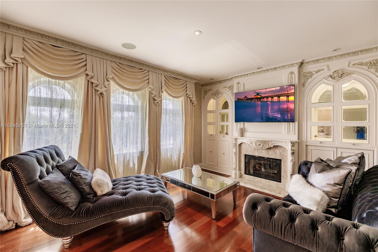 CORAL ISLES - Residential