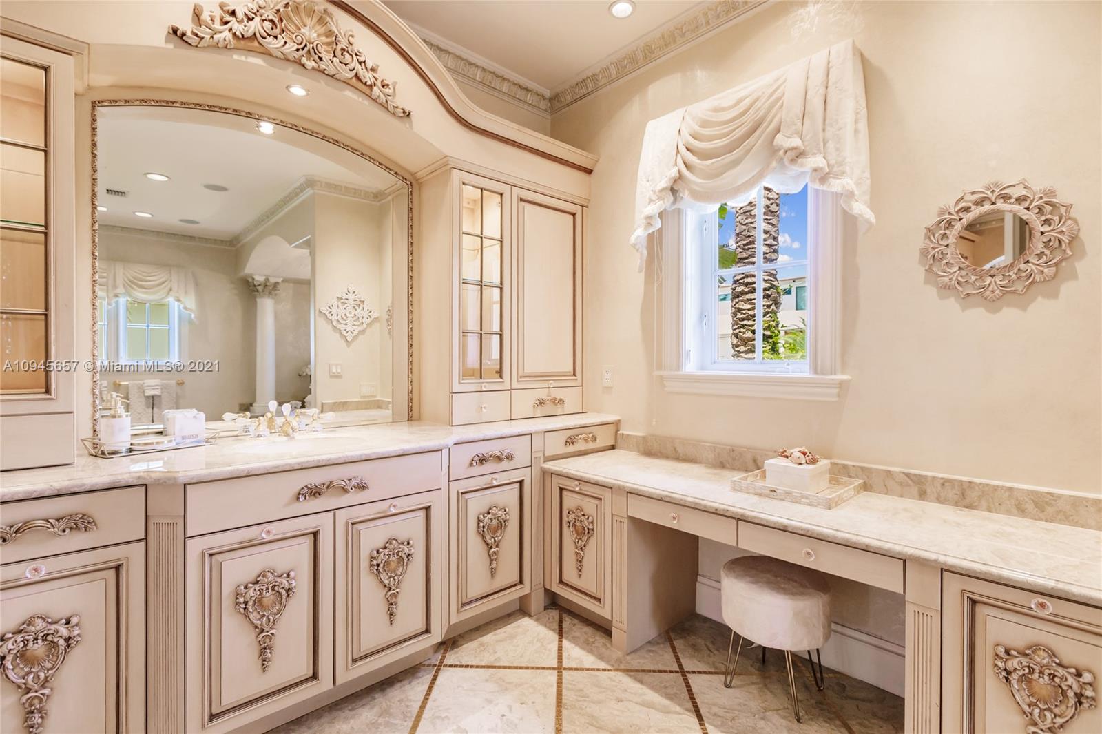 CORAL ISLES - Residential