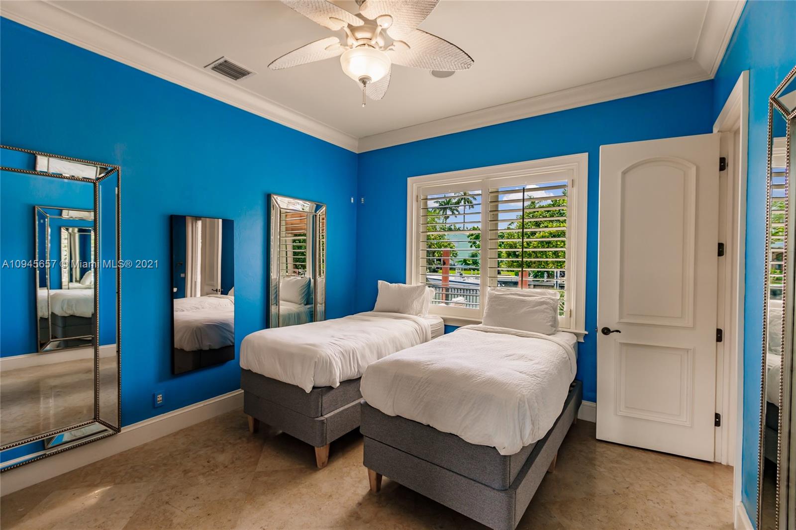 CORAL ISLES - Residential