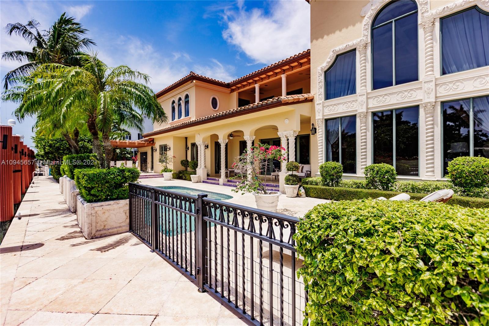 CORAL ISLES - Residential