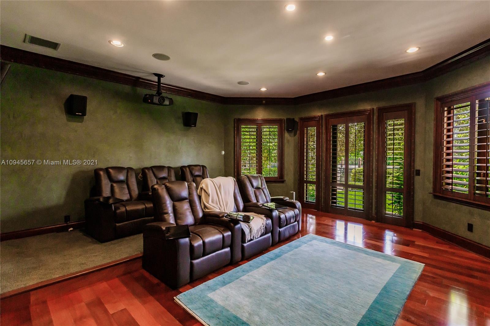 CORAL ISLES - Residential