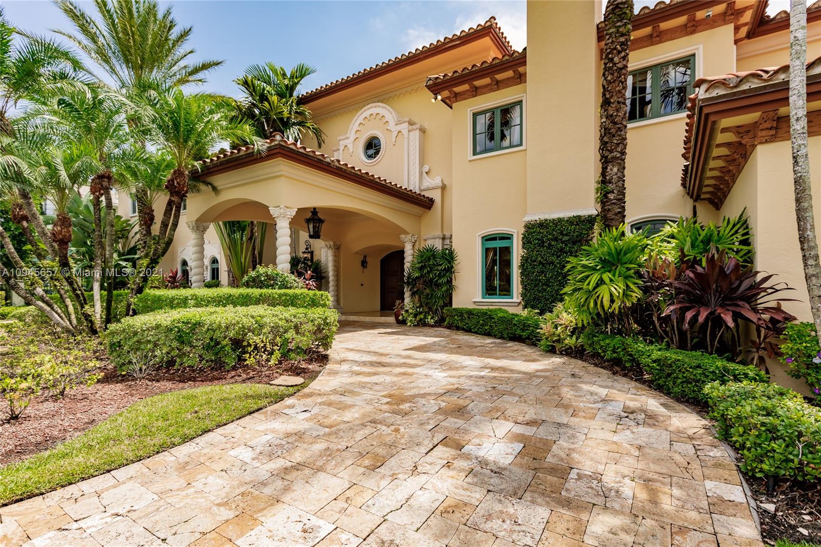 CORAL ISLES - Residential