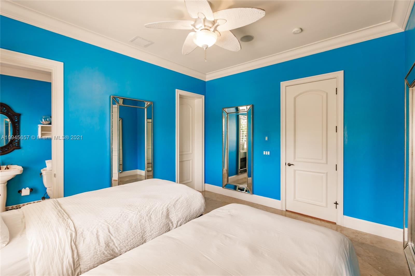 CORAL ISLES - Residential