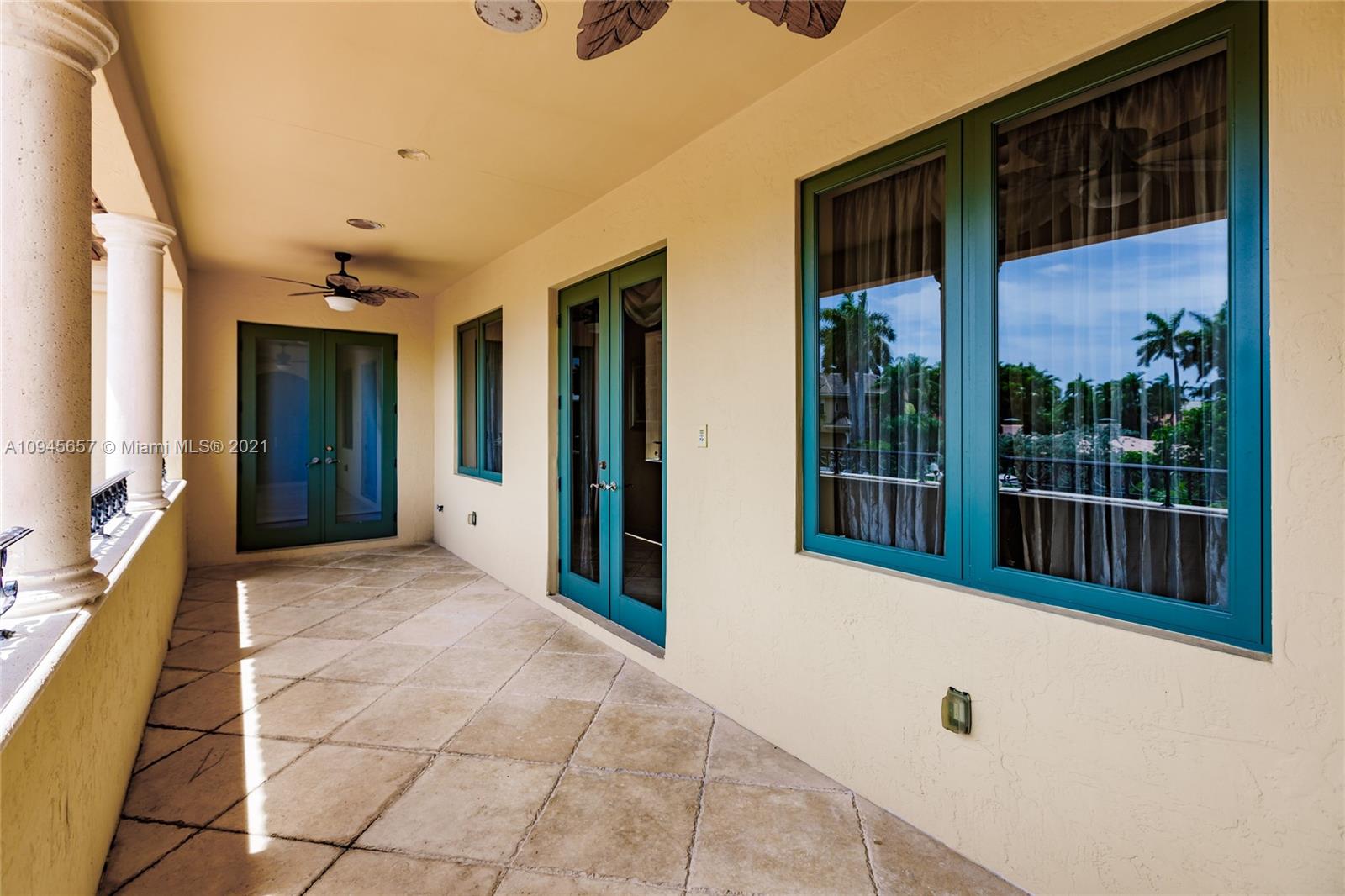 CORAL ISLES - Residential