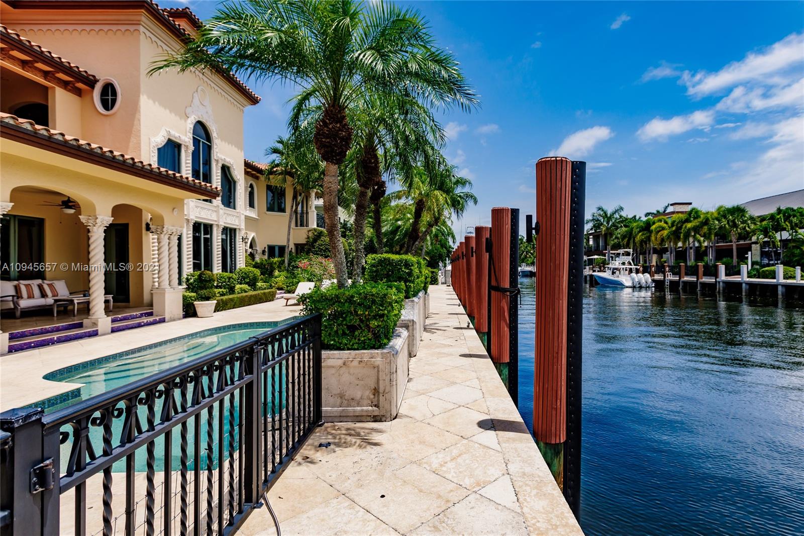 CORAL ISLES - Residential