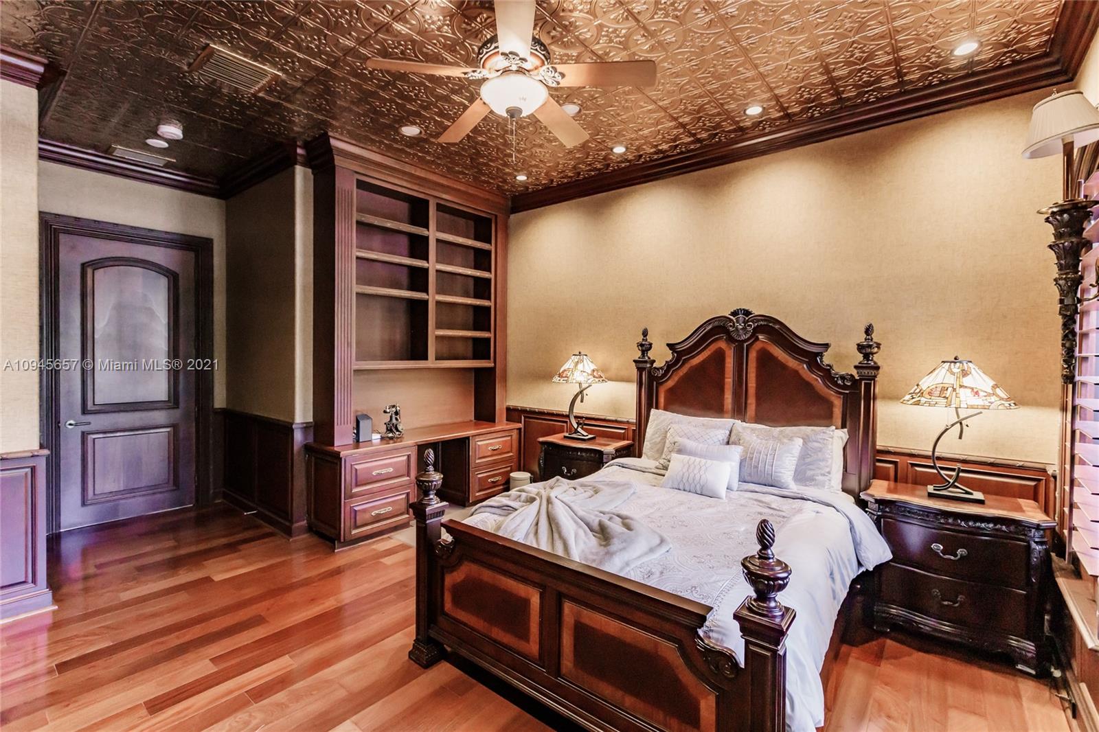 CORAL ISLES - Residential