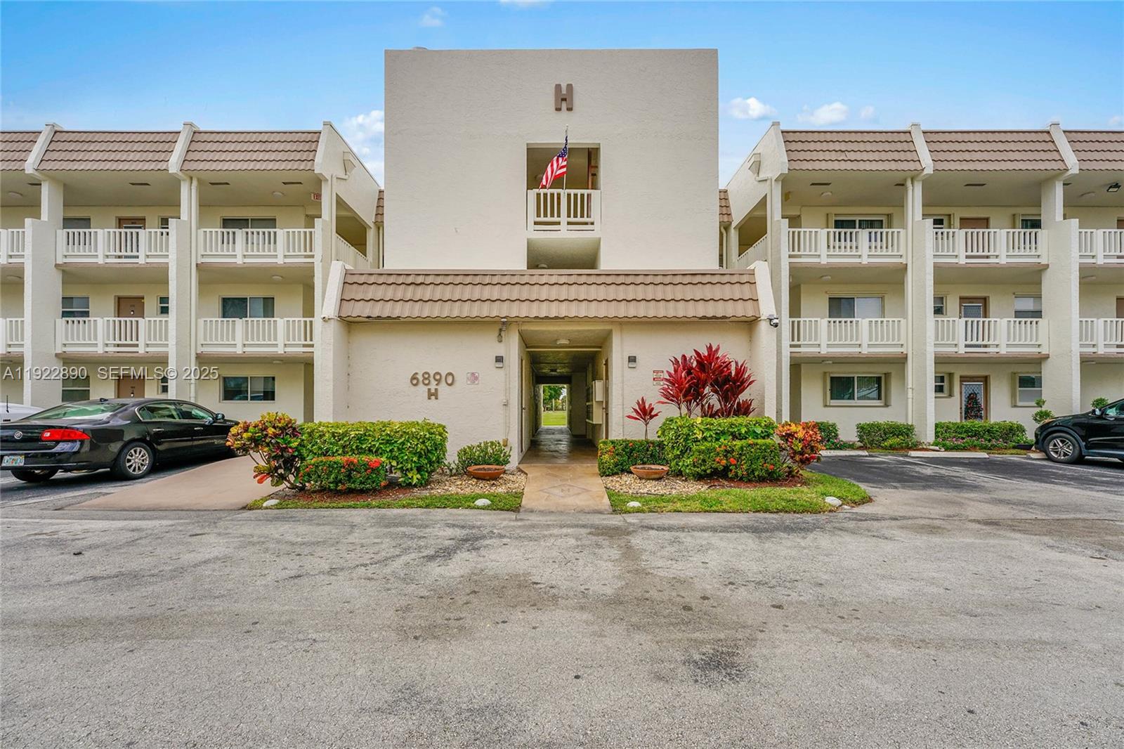 ROYAL PARK GARDENS III-H - Residential