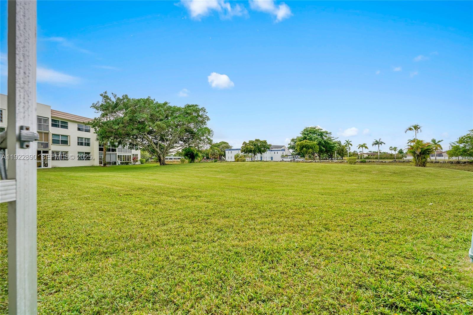 ROYAL PARK GARDENS III-H - Residential