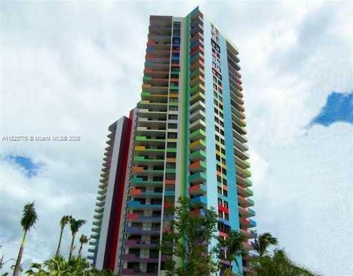 Rental Property at 1581 Brickell Ave 2307, Miami, Broward County, Florida - Bedrooms: 1 
Bathrooms: 2  - $4,300 MO.