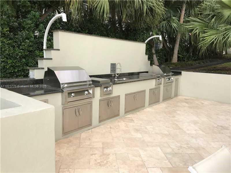 1581 Brickell Ave 2307