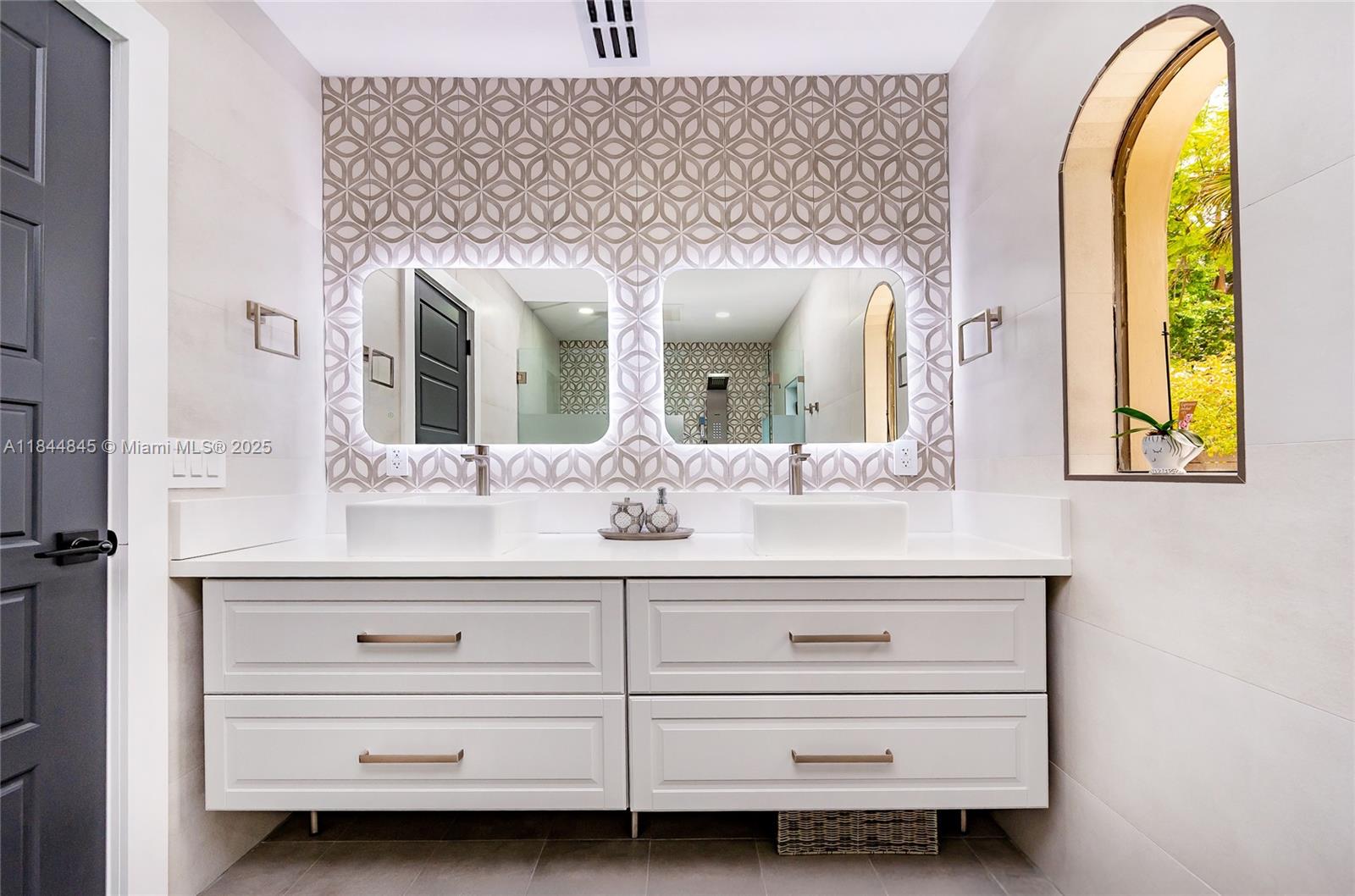 PL 1 OF EAST SPRINGS - Residential