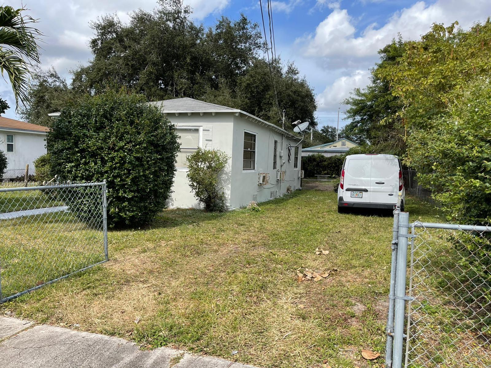 1345 NW 70th St