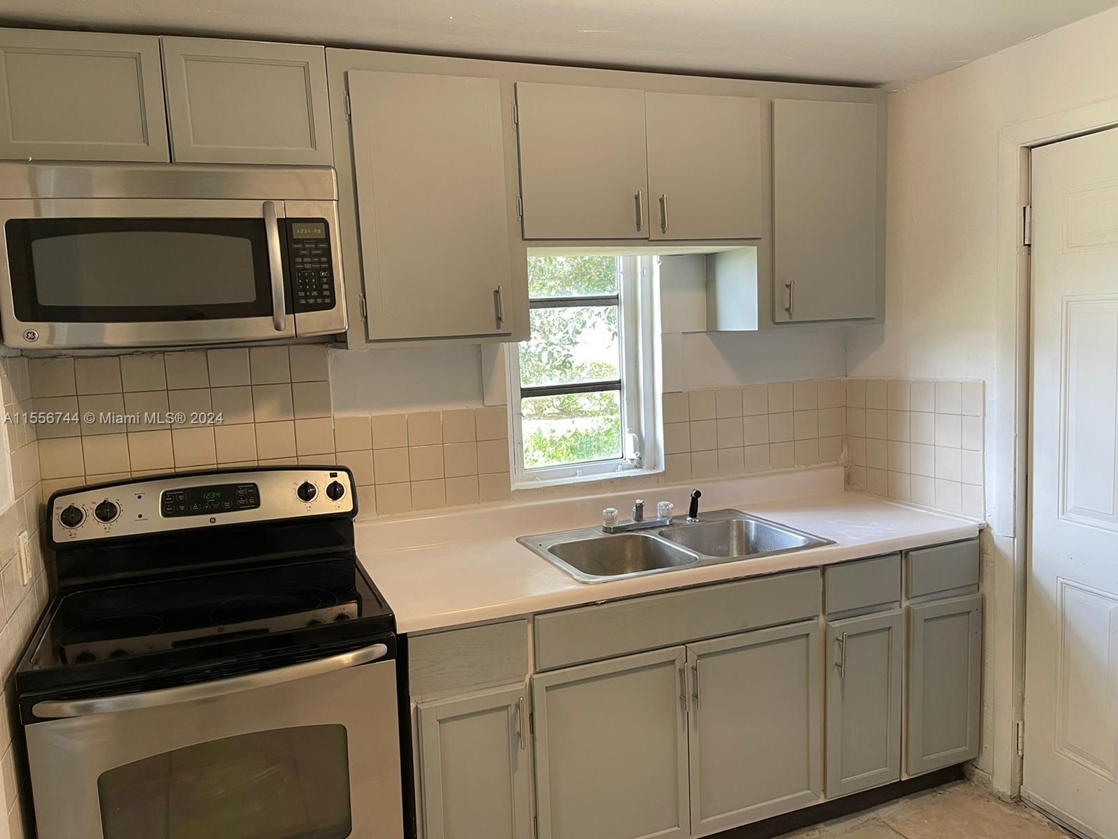 1345 NW 70th St