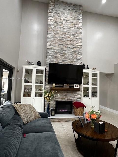 HEFTLER HOMES AT LAGO MAR - Residential