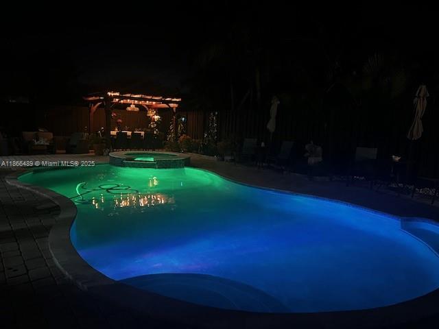 HEFTLER HOMES AT LAGO MAR - Residential