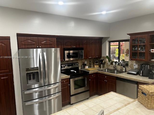 HEFTLER HOMES AT LAGO MAR - Residential