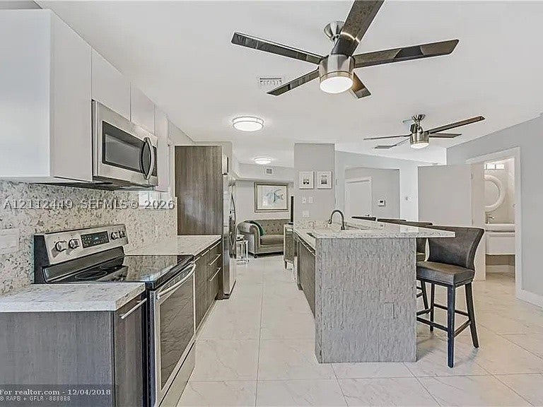 725 SE 14th Court