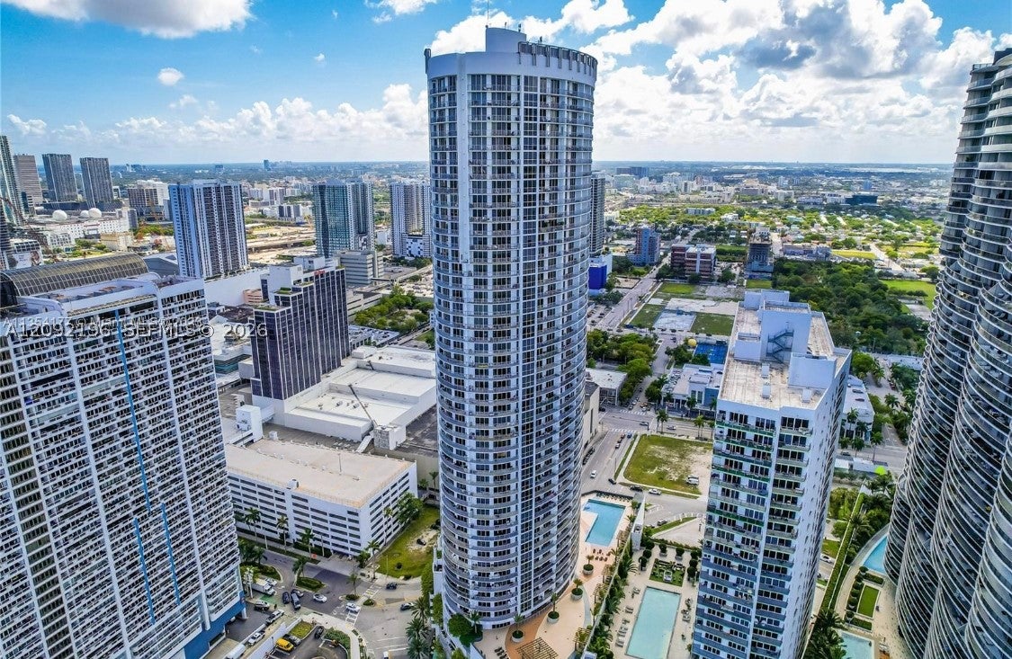 1750 N Bayshore Dr 4305
