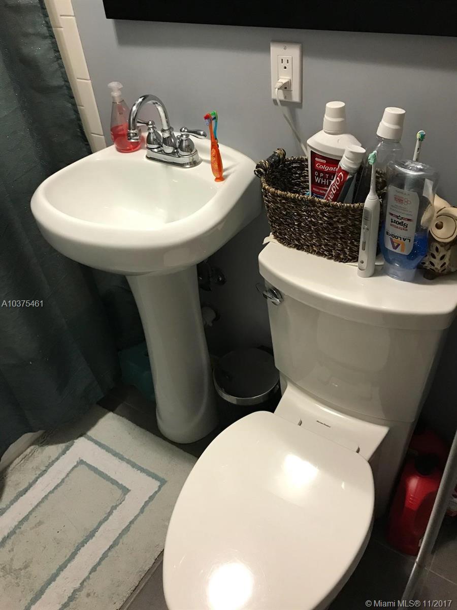 MIC-LIL ESTATES - Residential Lease