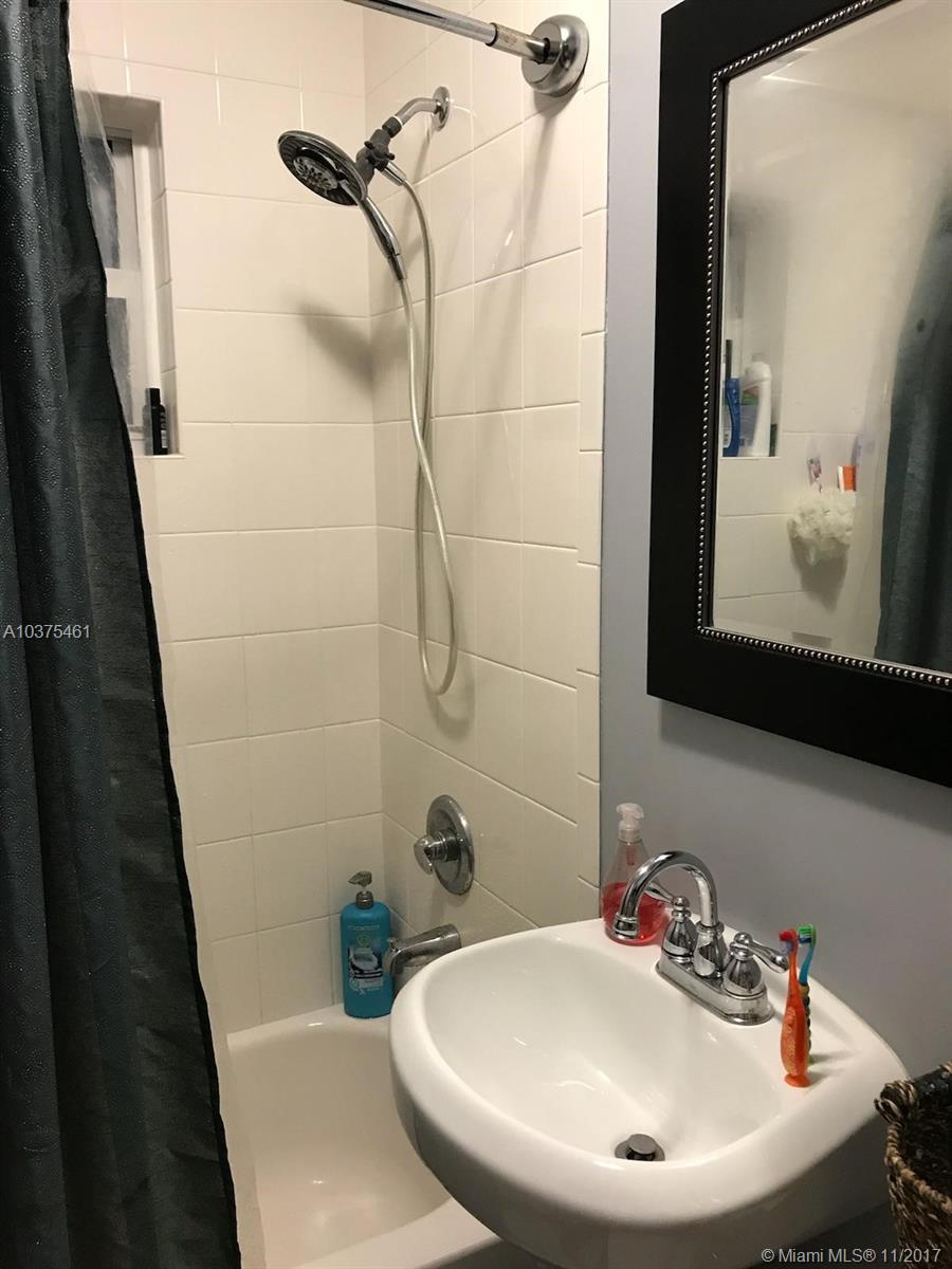 MIC-LIL ESTATES - Residential Lease