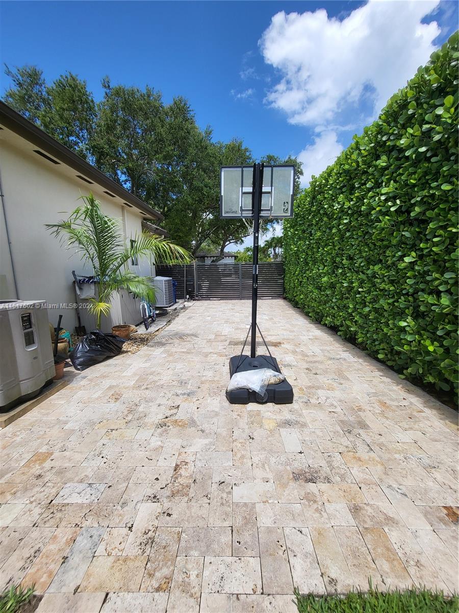 KNOWLES ESTS - Residential