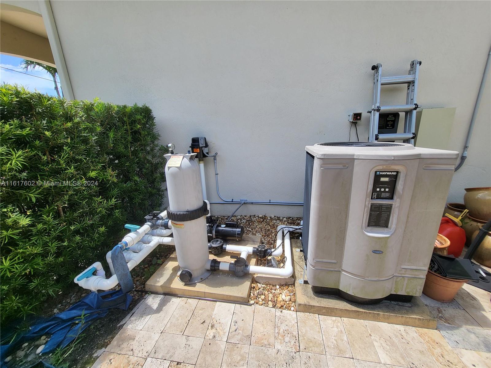 KNOWLES ESTS - Residential