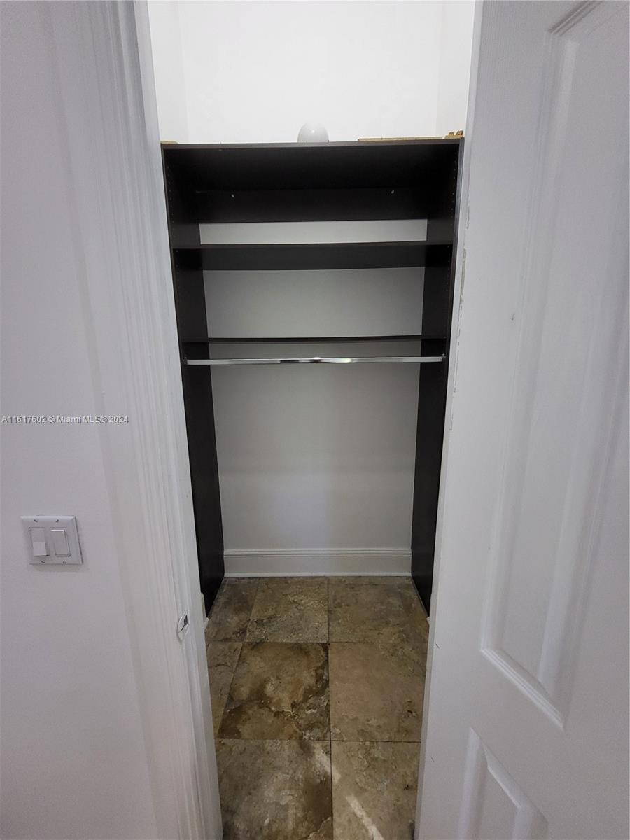 KNOWLES ESTS - Residential