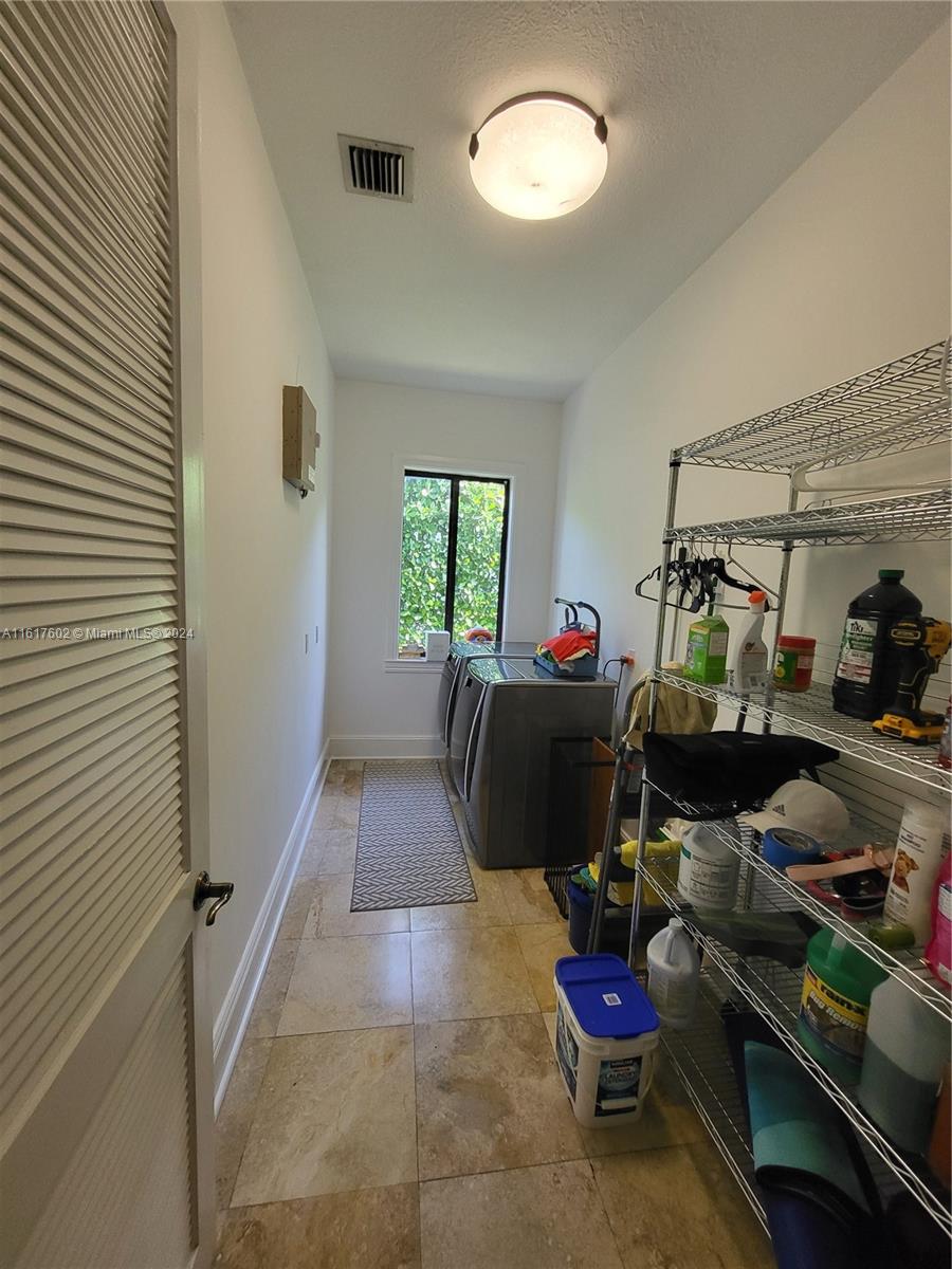 KNOWLES ESTS - Residential