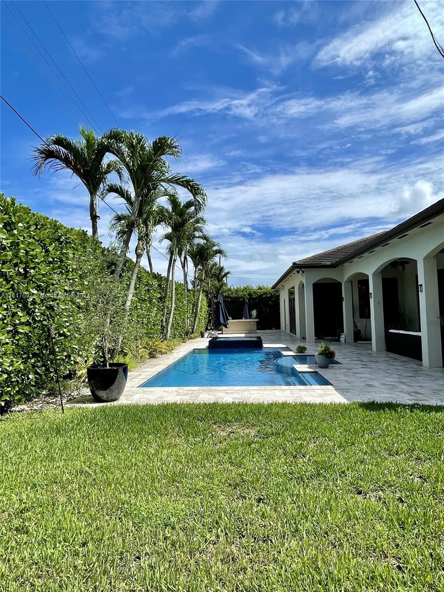 KNOWLES ESTS - Residential