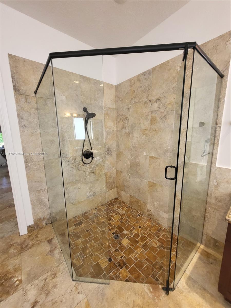 KNOWLES ESTS - Residential