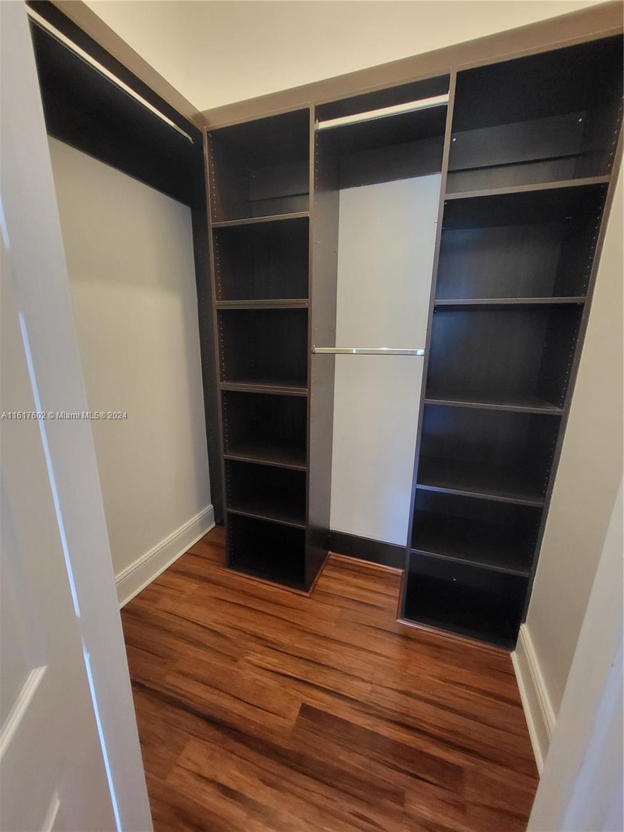 KNOWLES ESTS - Residential