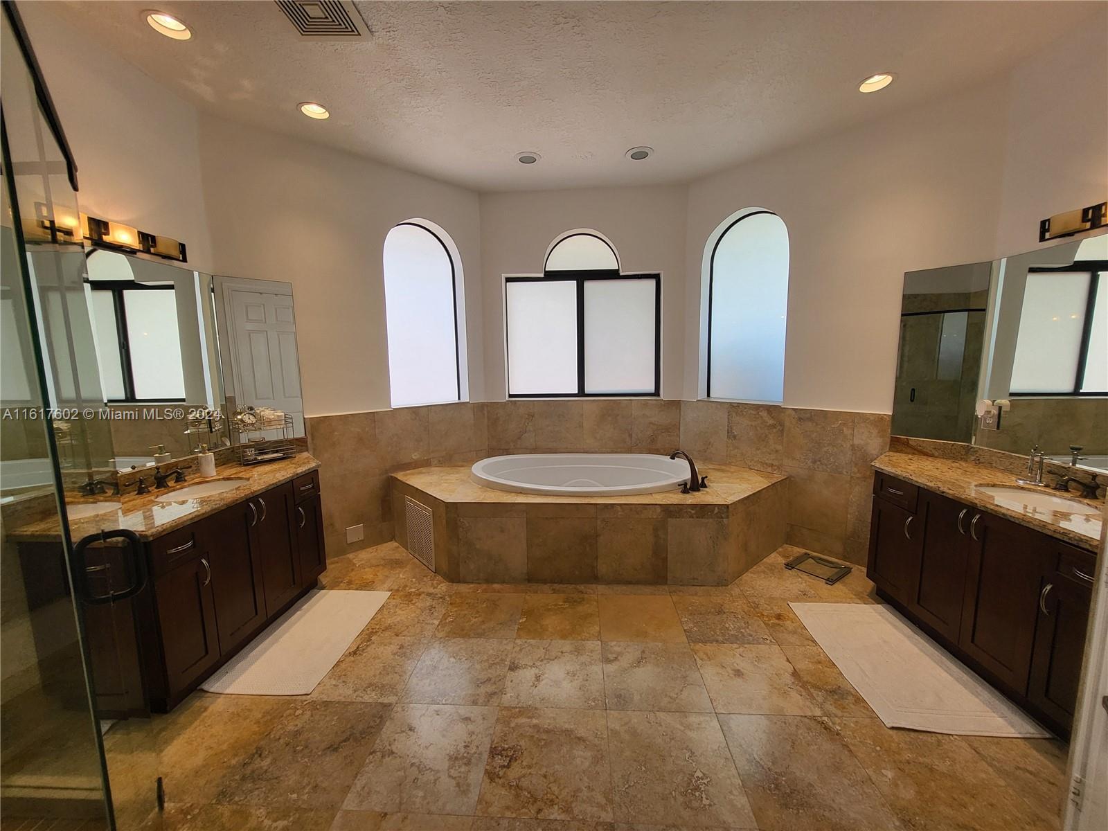 KNOWLES ESTS - Residential