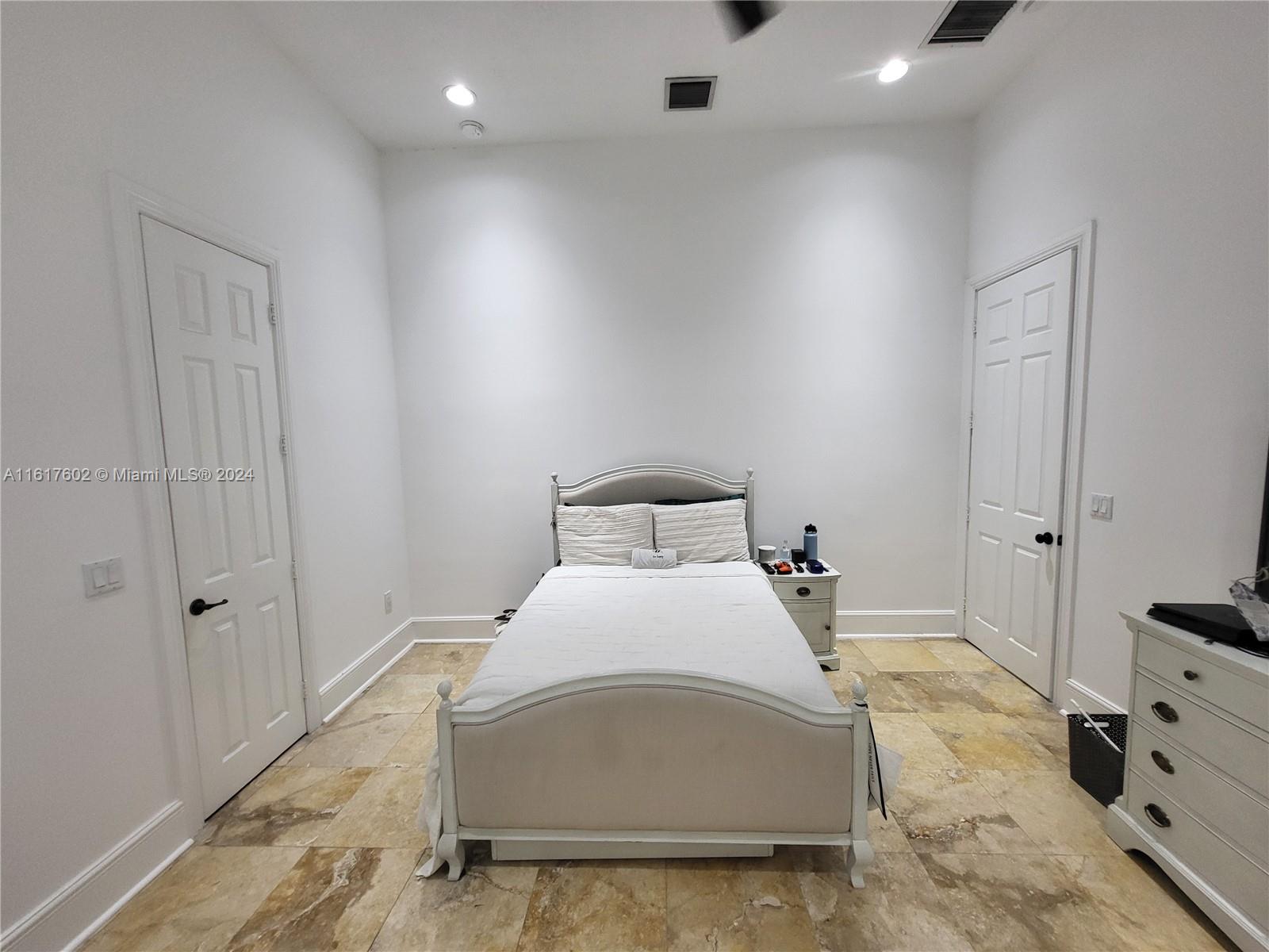 KNOWLES ESTS - Residential