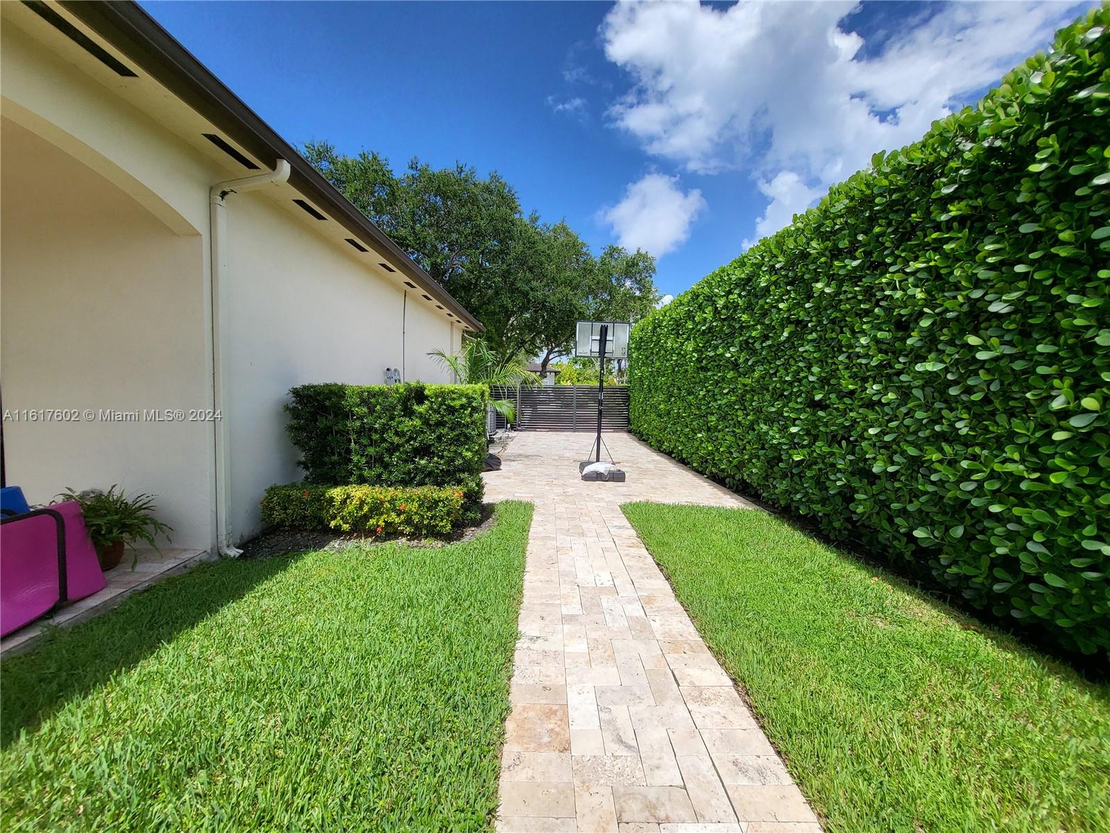 KNOWLES ESTS - Residential