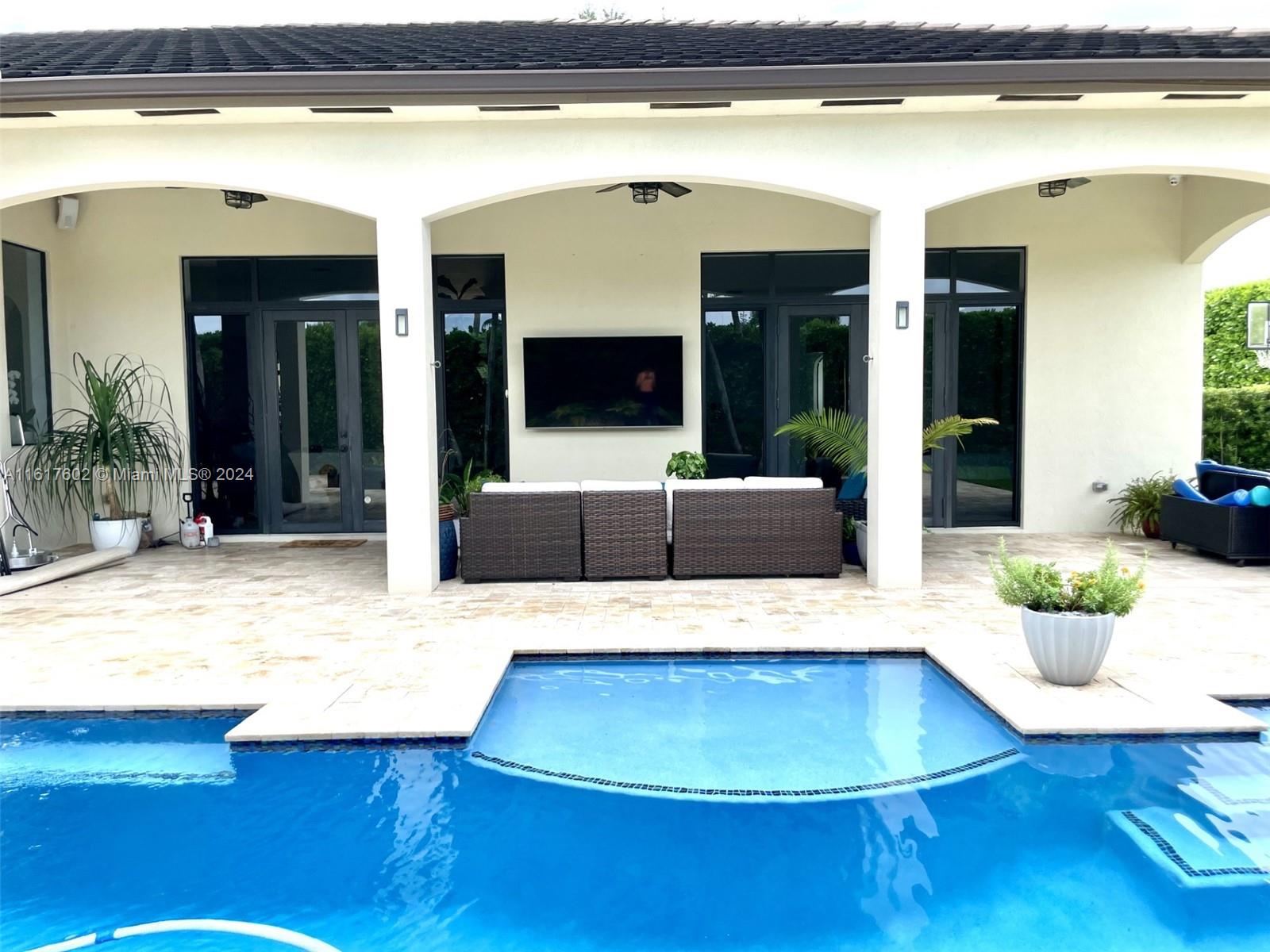 KNOWLES ESTS - Residential