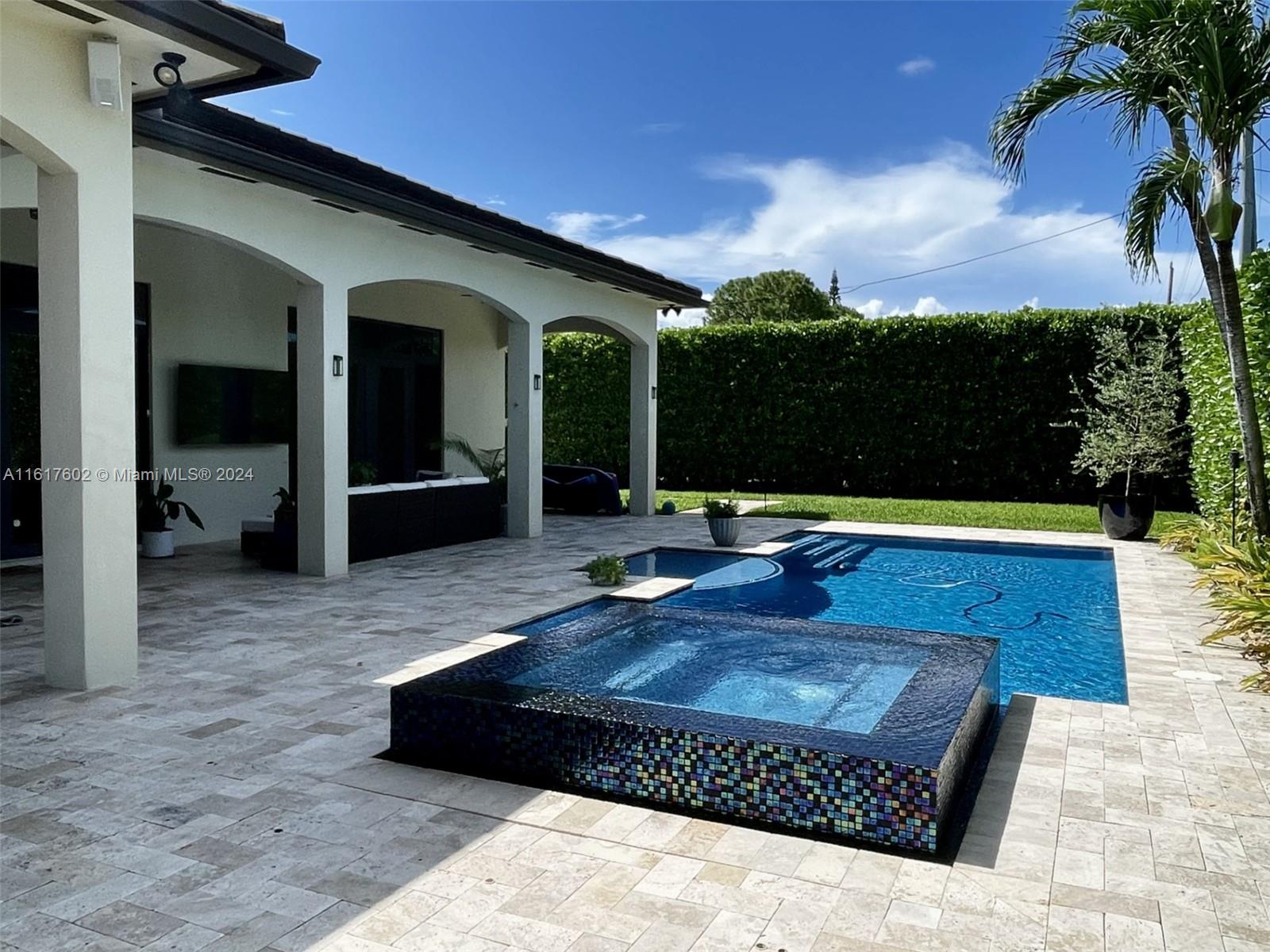 KNOWLES ESTS - Residential