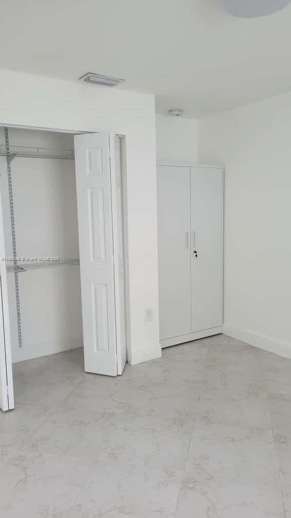 FANTASY ONE - Residential Lease