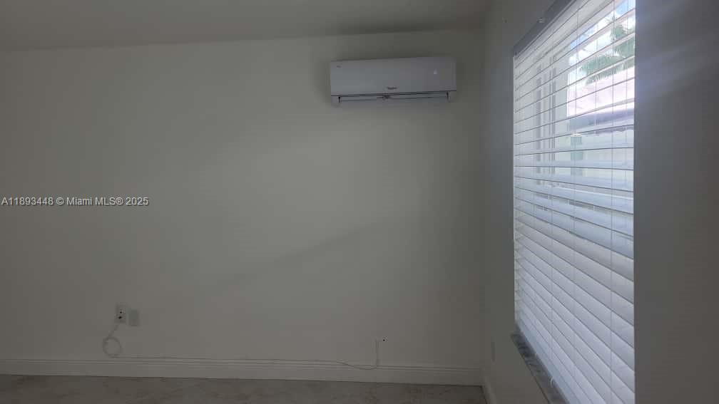 FANTASY ONE - Residential Lease