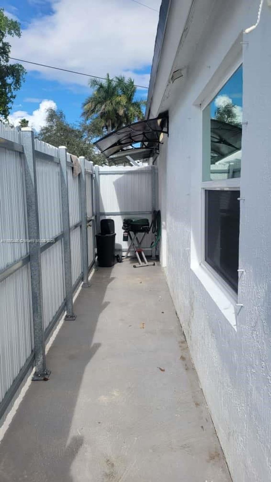 Absolutely stunning and fully remodeled efficiency apartment! Spacious, bright, and spotless — this beautiful unit features a modern design and a gas stove for your convenience. Perfect for anyone looking for comfort, style, and a great location. Move-in ready and easy to show!