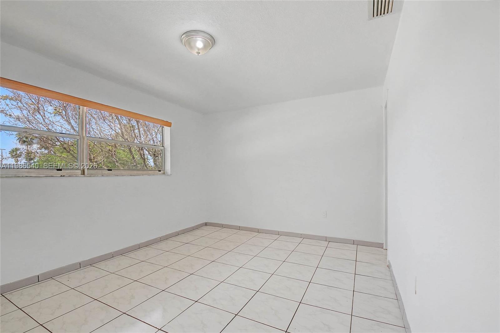 LAKESIDE XI CONDO PH I - Residential