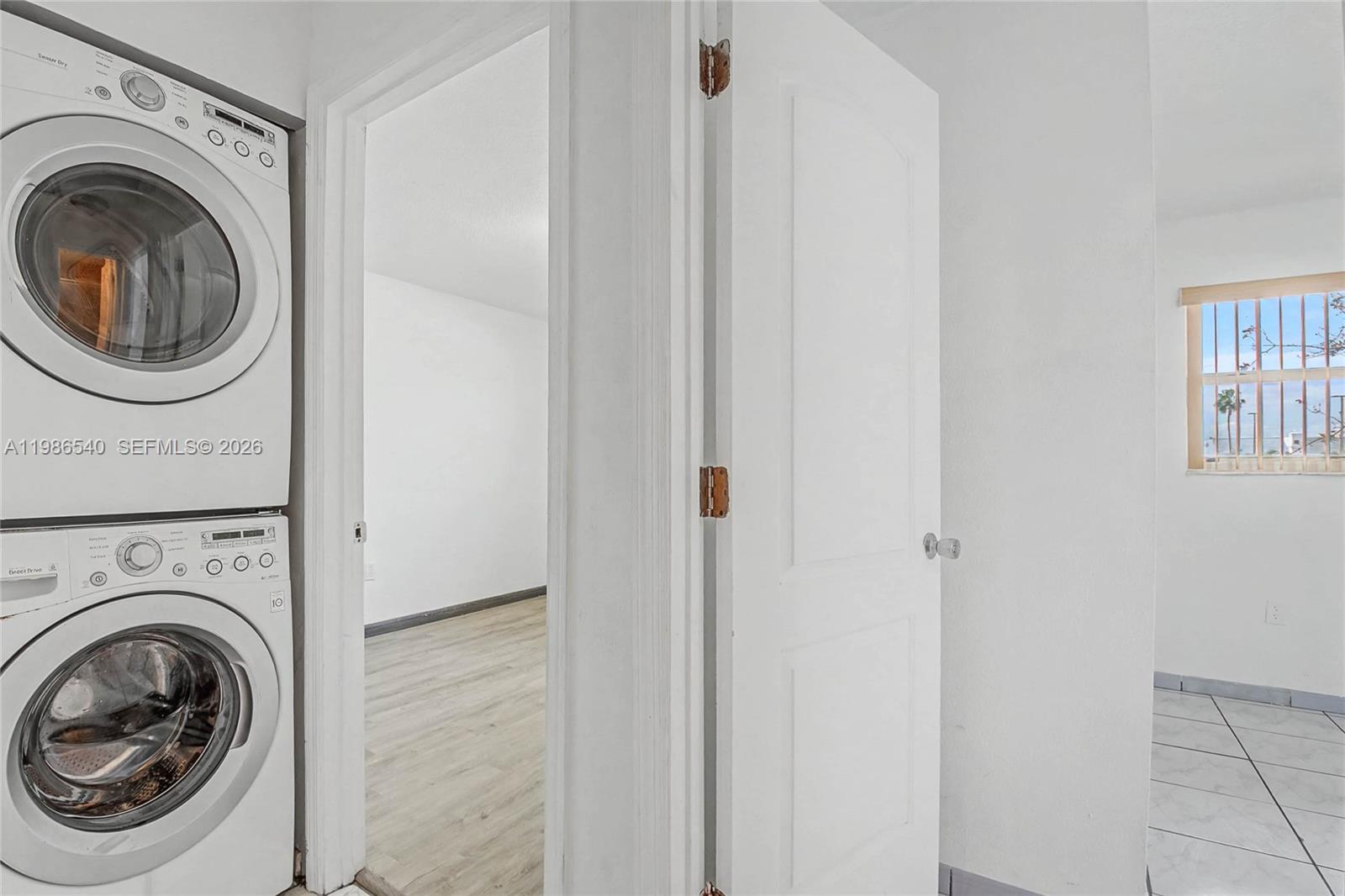 LAKESIDE XI CONDO PH I - Residential