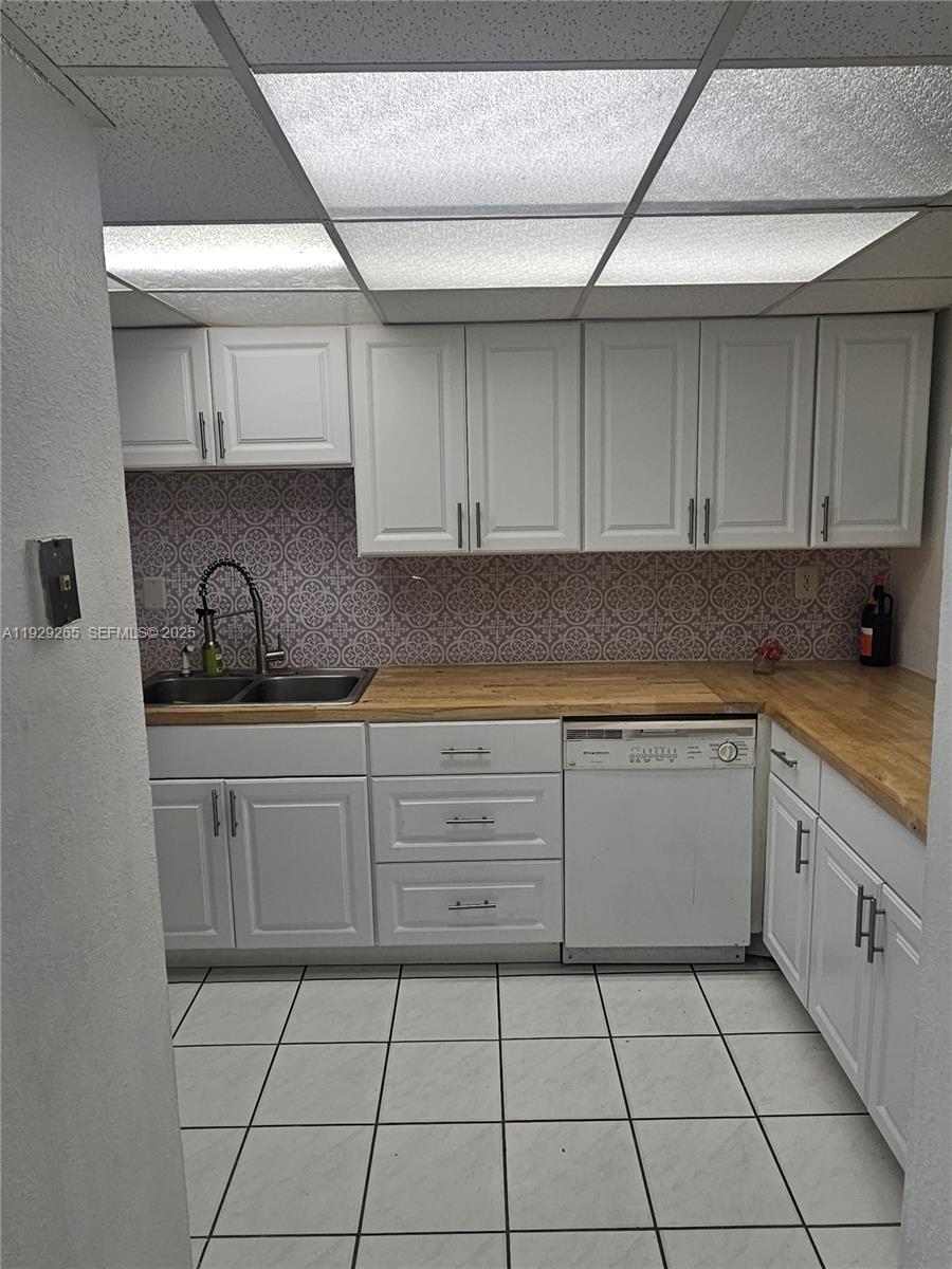 SAMARI LAKE EAST CONDO - Residential Lease