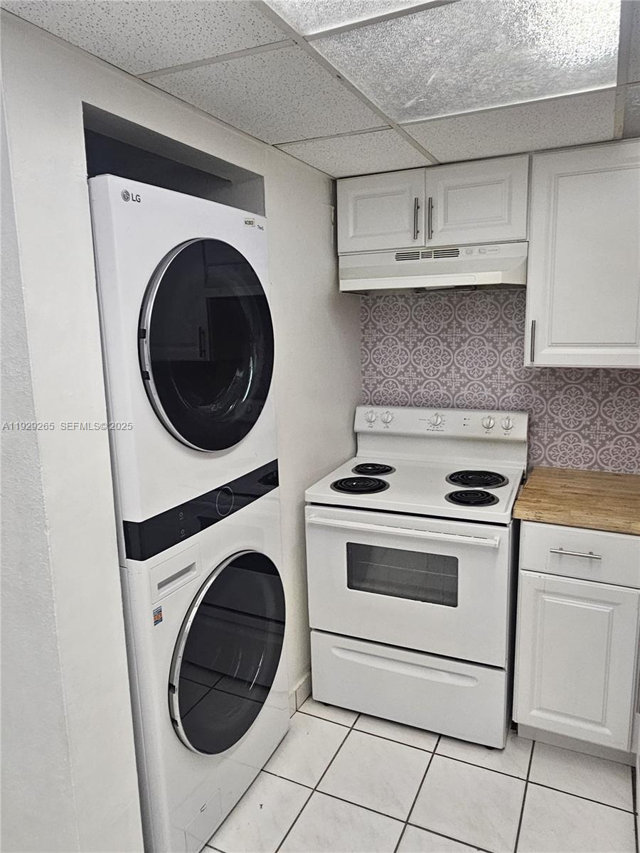 SAMARI LAKE EAST CONDO - Residential Lease