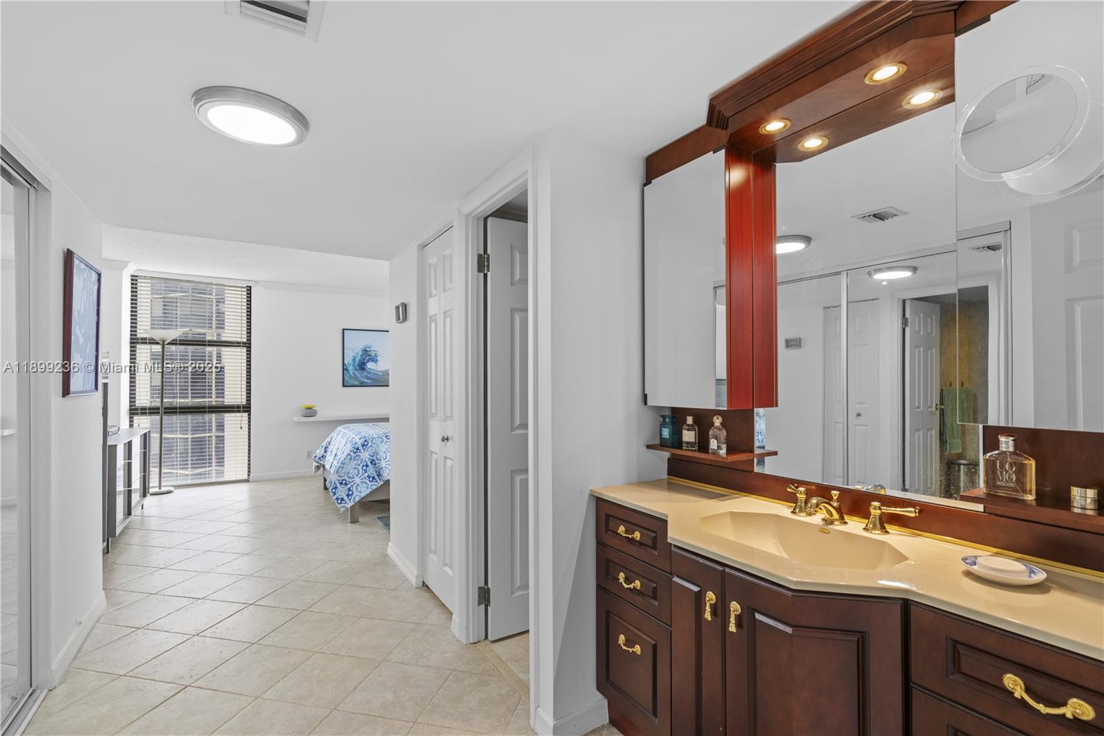 CORONADO CONDO- TOWER III - Residential